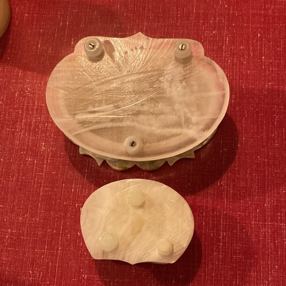 Pair of matching seashell jewelry boxes. - Picture 3 of 3